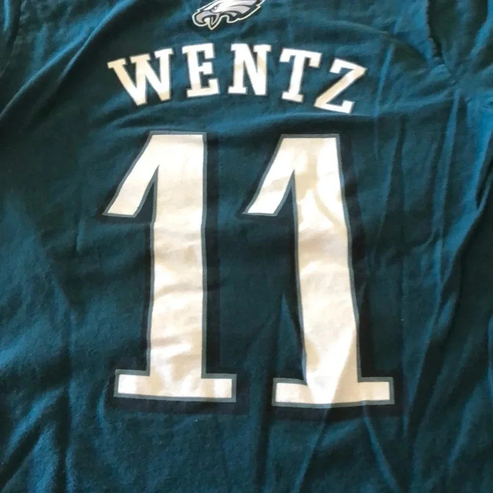 Philadelphia Eagles Wentz Jersey Tee Shirt - Picture 4 of 4